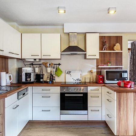 Ferienwohnung Galerie Kaiser Mayrhofen Exteriör bild