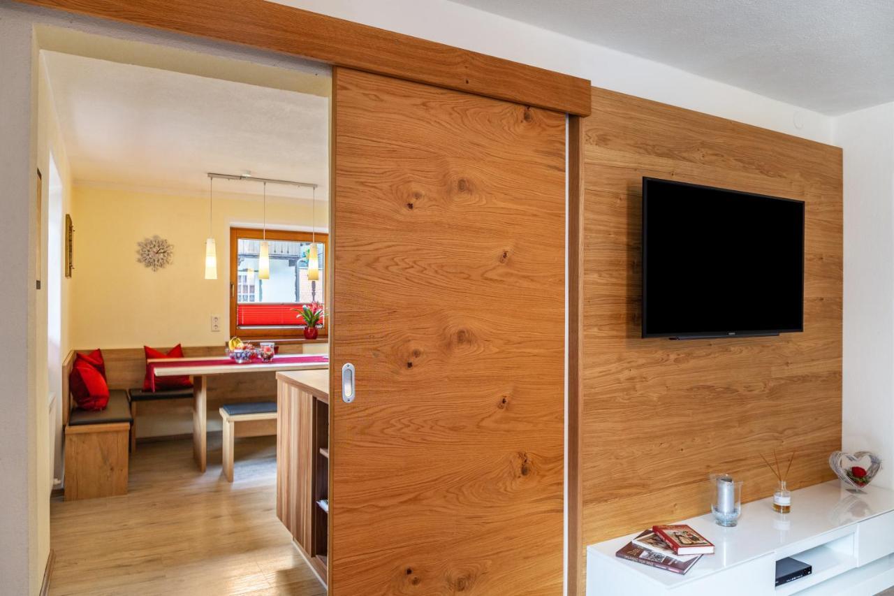 Ferienwohnung Galerie Kaiser Mayrhofen Exteriör bild