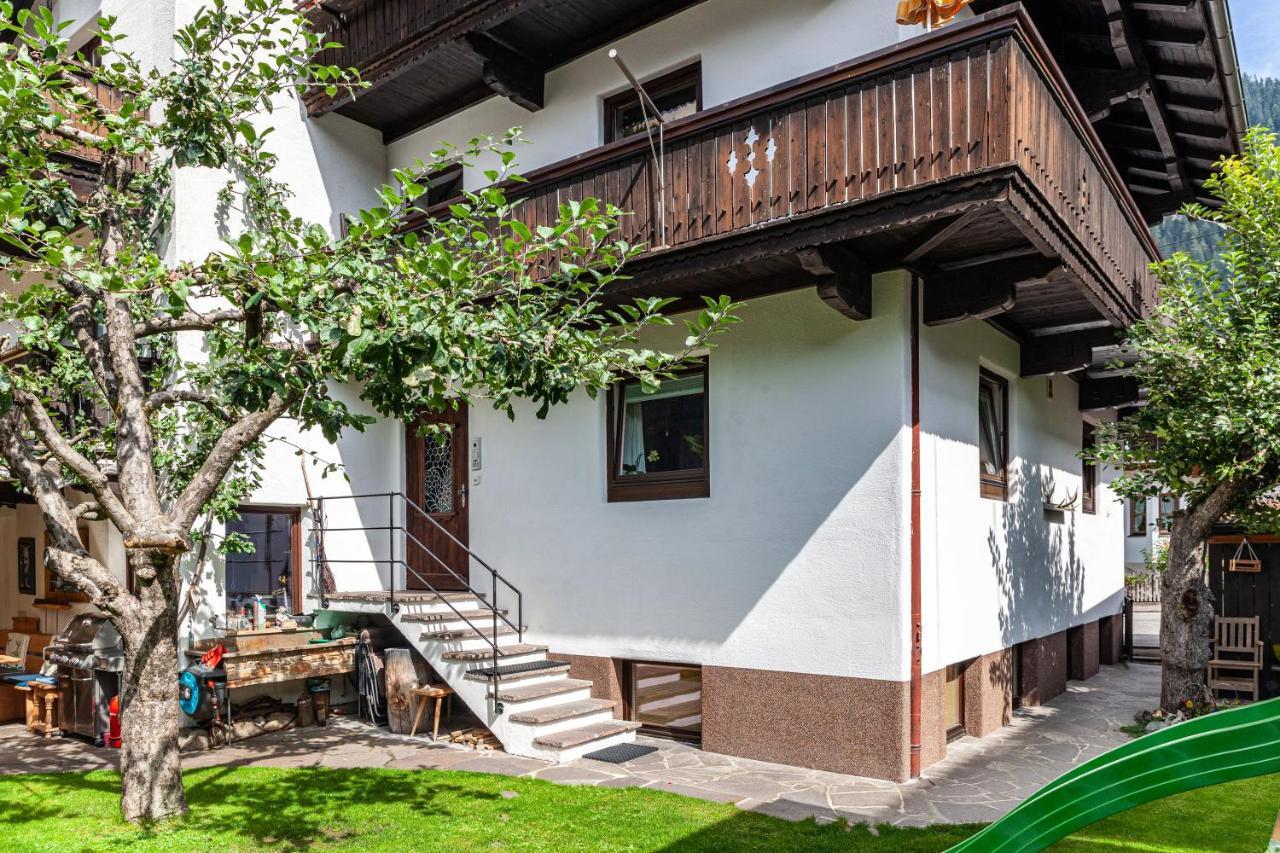 Ferienwohnung Galerie Kaiser Mayrhofen Exteriör bild